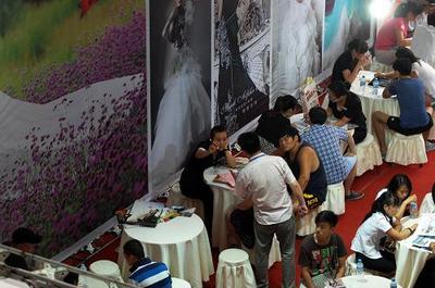 礼乐和鸣，盛世良缘——记2012年全国礼仪庆典产品交易会暨婚博会在济南举行